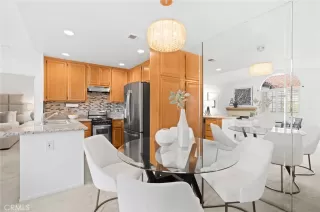 Photo #3: OC24013275 Listing 