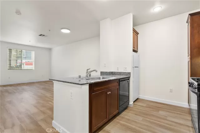 MLS: OC24013851 Condo For Sale