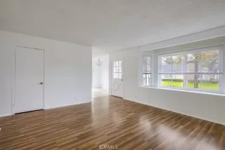 Photo #4: OC24014533 Listing