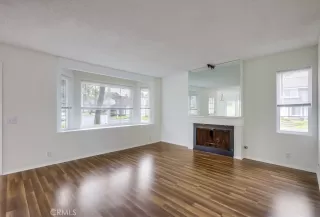 Photo #5: OC24014533 Listing