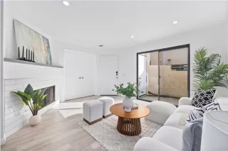 Photo #2: OC24014880 Listing