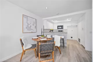 Photo #5: OC24014880 Listing