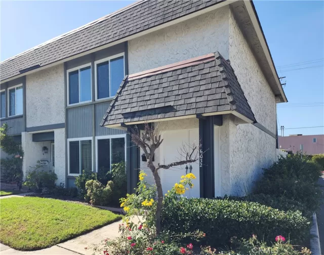 MLS: OC24014924 Condo For Sale