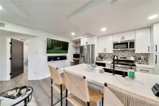 Photo #6: OC24014947 Listing