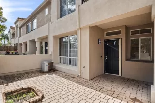 Photo #4: OC24015157 Listing 