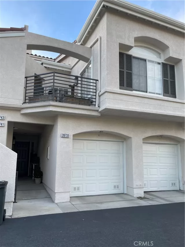 MLS: OC24015181 Condo For Sale