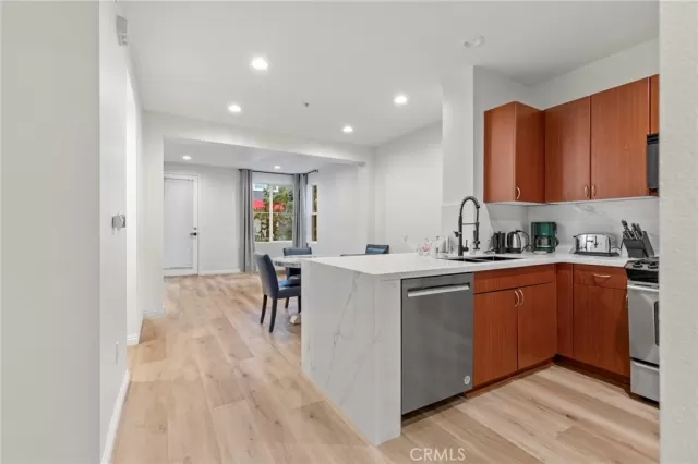 MLS: OC24015214 Condo For Sale