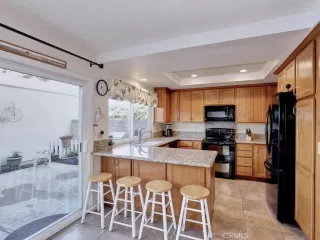 Photo #1: OC24015376 Listing 