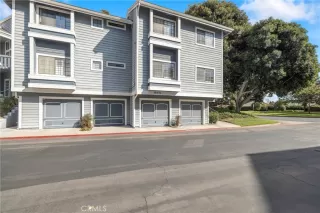 Photo #1: OC24015464 Listing 