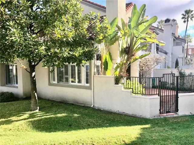 MLS: OC24015487 Condo For Sale