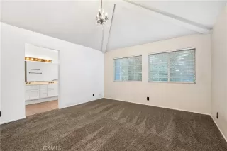 Photo #4: OC24015602 Listing