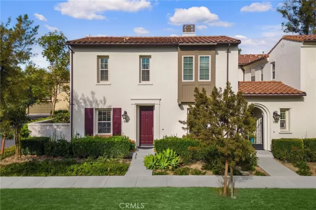 MLS: OC24016235 Condo For Sale