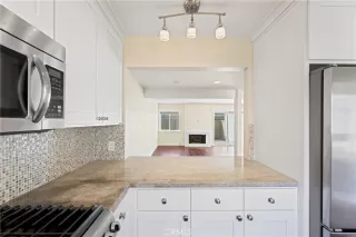 Photo #6: OC24016936 Listing