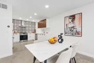 Photo #1: OC24016981 Listing 