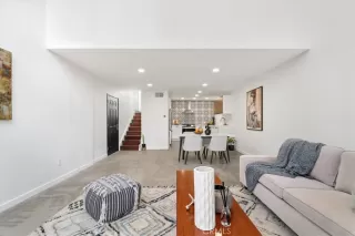 Photo #3: OC24016981 Listing 