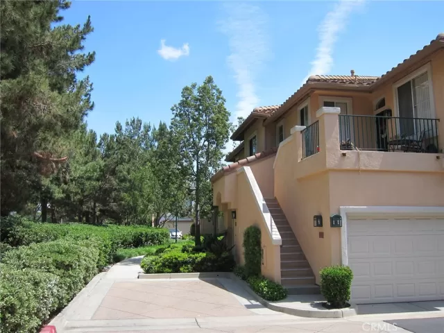 MLS: OC24017341 Condo For Sale