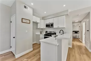 Photo #4: OC24017349 Listing 