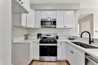 Photo #5: OC24017349 Listing 