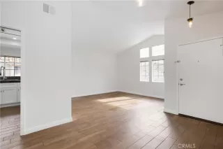 Photo #3: OC24017863 Listing 