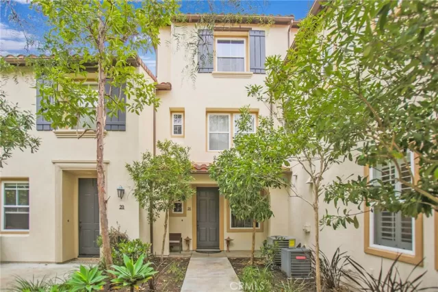 MLS: OC24018156 Condo For Sale