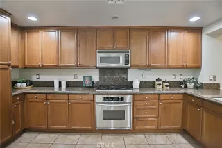 Photo #6: OC24018156 Listing