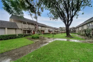 Photo #3: OC24018297 Listing 