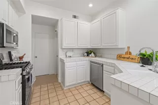 Photo #6: OC24018730 Listing 