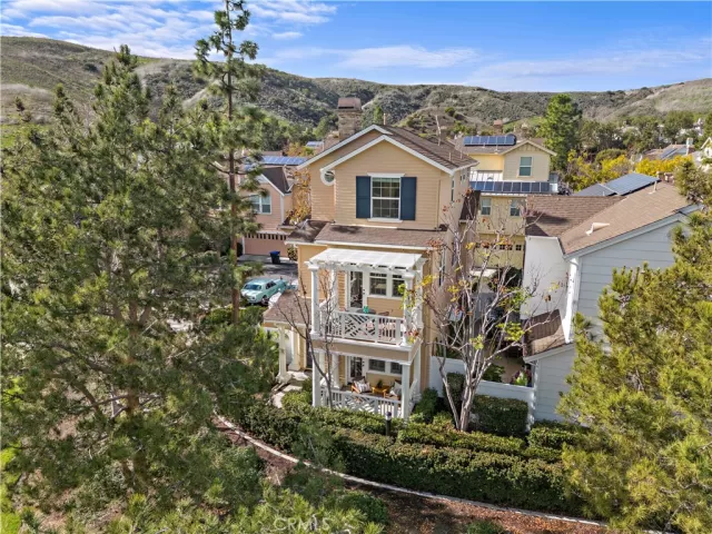 MLS: OC24018921 Condo For Sale