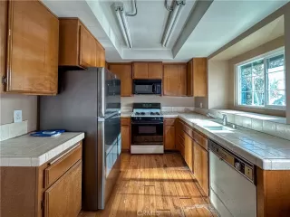 Photo #3: OC24019366 Listing 