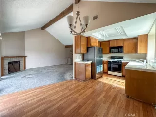 Photo #5: OC24019366 Listing 