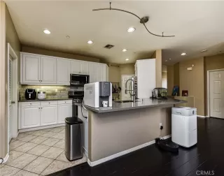 Photo #4: OC24019479 Listing 