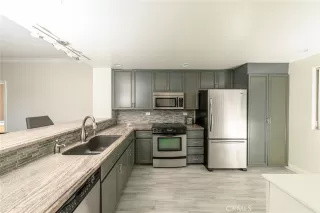 Photo #3: OC24022574 Listing