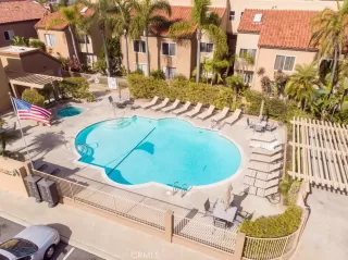 Photo #4: OC24023410 Listing