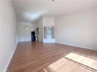 Photo #4: OC24023921 Listing 