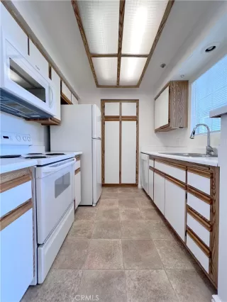 Photo #6: OC24023921 Listing 