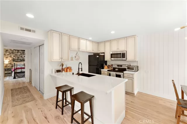 MLS: OC24024008 Condo For Sale