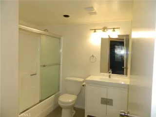 Photo #6: OC24024235 Listing 