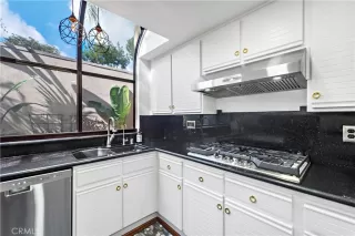 Photo #6: OC24024380 Listing