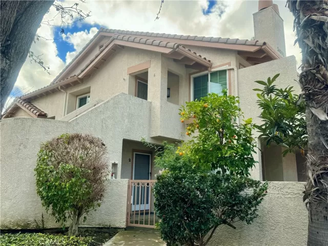 MLS: OC24024554 Condo For Sale