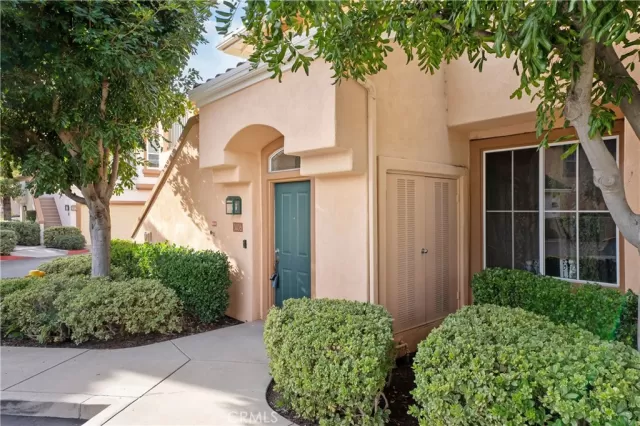 MLS: OC24024738 Condo For Sale