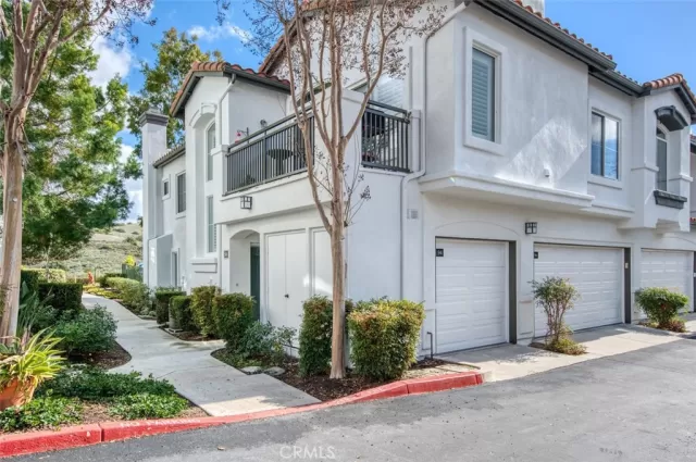 MLS: OC24025082 Condo For Sale