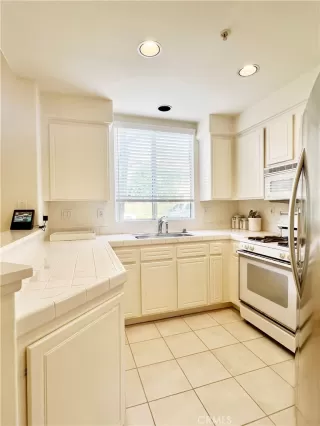 Photo #3: OC24025164 Listing 