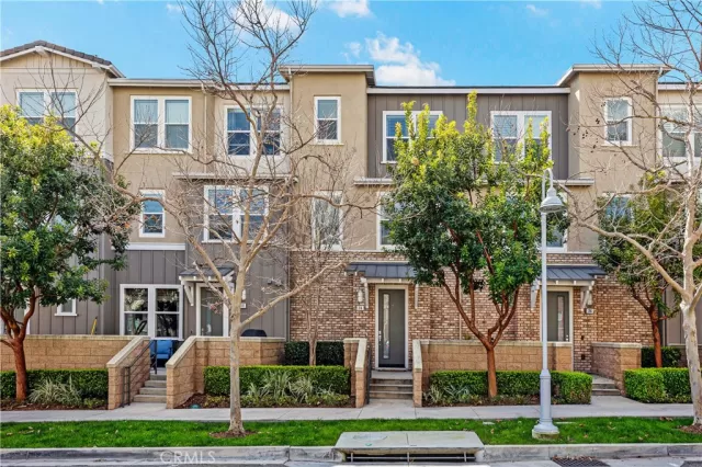 MLS: OC24025645 Condo For Sale