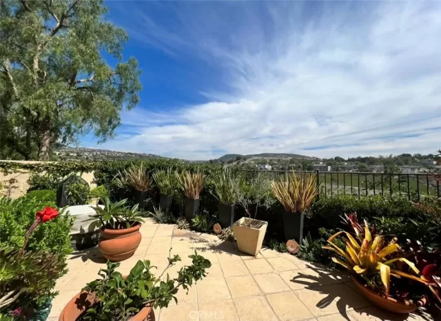 MLS: OC24025842 Condo For Sale