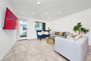 Photo #3: OC24027575 Listing