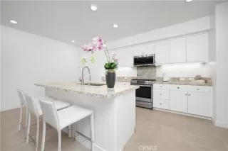 Photo #6: OC24027575 Listing