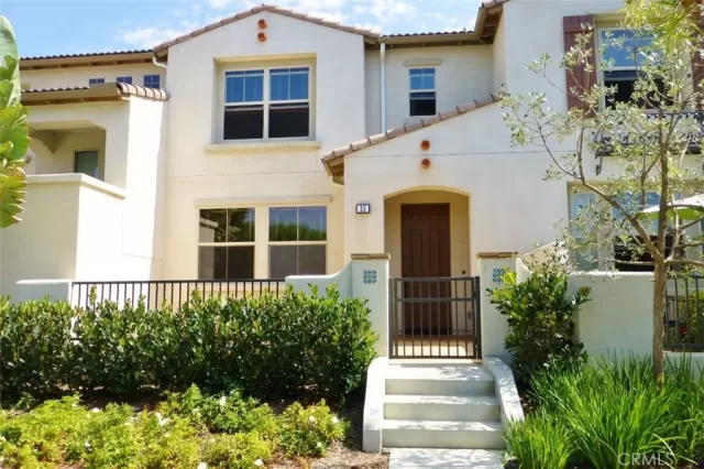 MLS: OC24027594 Condo For Sale