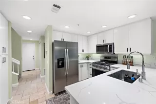 Photo #6: OC24027813 Listing 