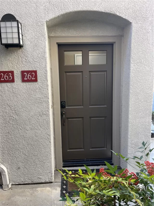 MLS: OC24028404 Condo For Sale