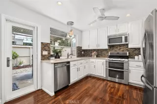 Photo #3: OC24028405 Listing 